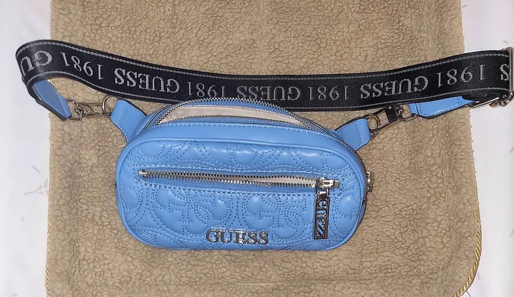 Guess Gürteltasche hellblau
