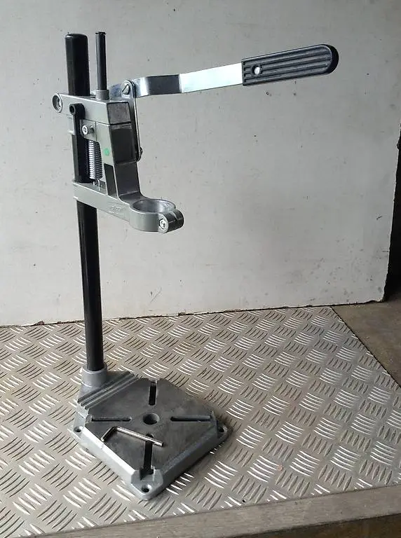 Bohrständer für Handbohrmaschinen