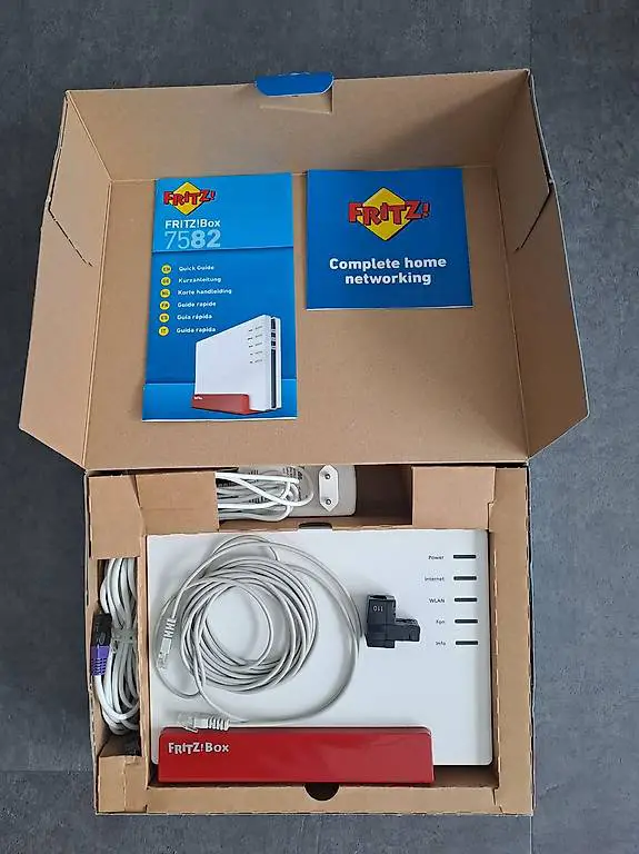 FritzBox 7582 - WLAN Router mit Mesh - Top Zustand