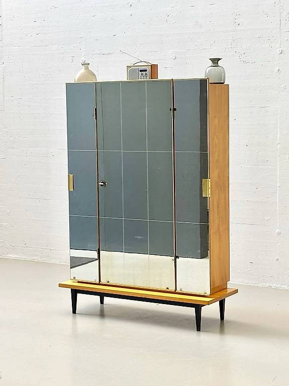 Schöner Spiegelschrank der frühen 1960er Jahren