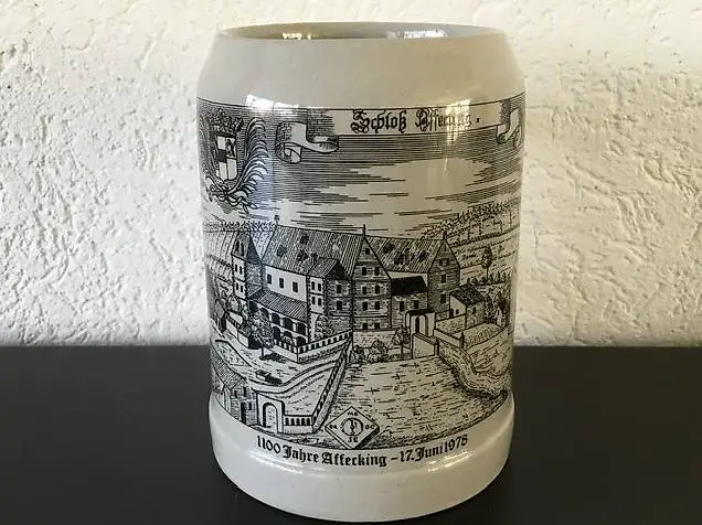 Bierkrüge aus Ton