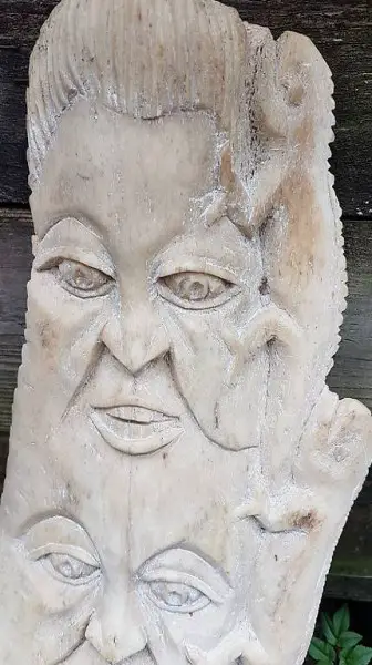 ca 60jähriger geschnitzter Knochen ca 45x30cm