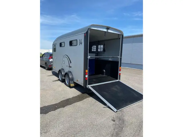 Pferdeanhänger Cheval Liberte PT Maxi 4, Pferdetransporter