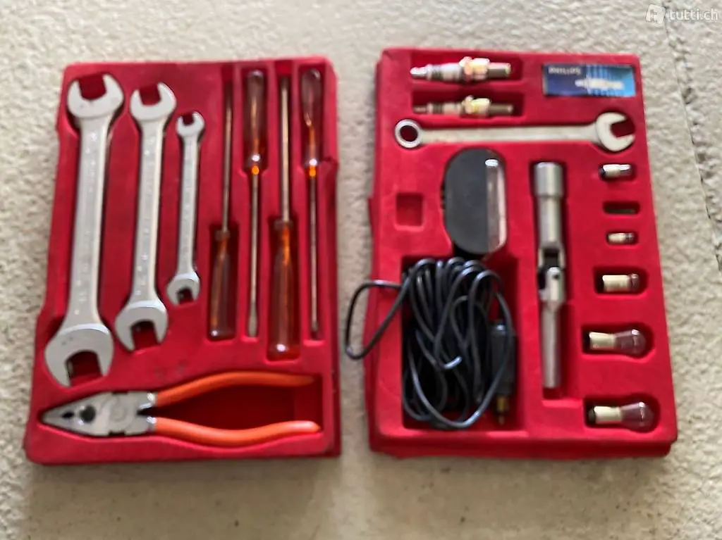  Ferrari 308 GT4? Tool Kit? (Trousse à outil Origine)