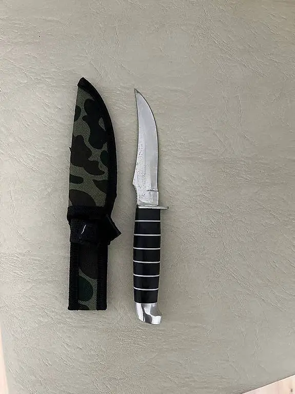 Robustes Jagdmesser mit Scheide? Outdoor & Survival Messer