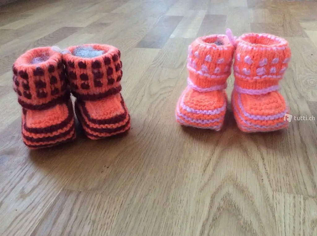 Baby- Söckchen, selbstgestrickt, neu