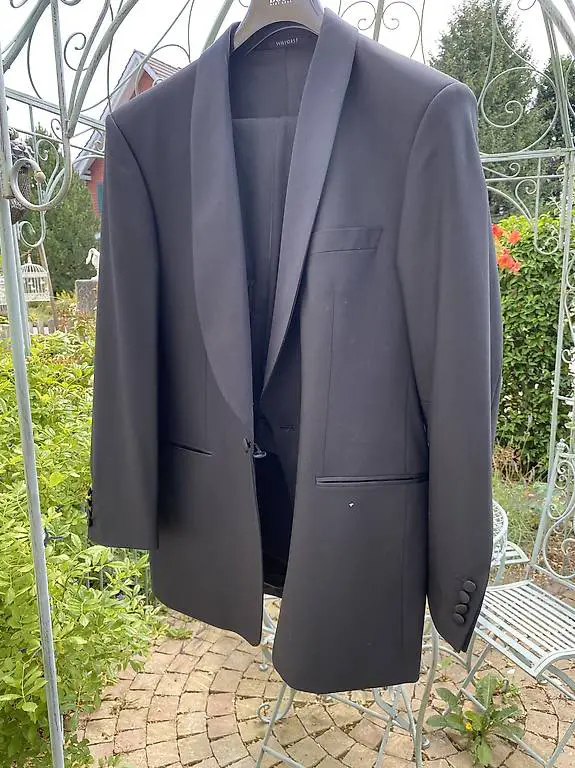 schwarzer Smoking Herrengrösse 52