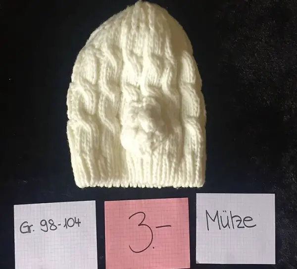 Weisse Strick Mütze für Mädchen mit Blume, Gr. 98/104