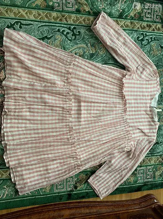 Sehr schönes Kleid Grösse 42 neu