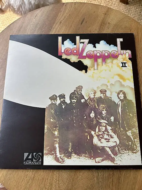 Overview of Led Zeppelin II (Catalog No. K40037)