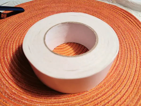 1 x doppelseitiges Klebeband, 50 Meter x 48mm, transparent