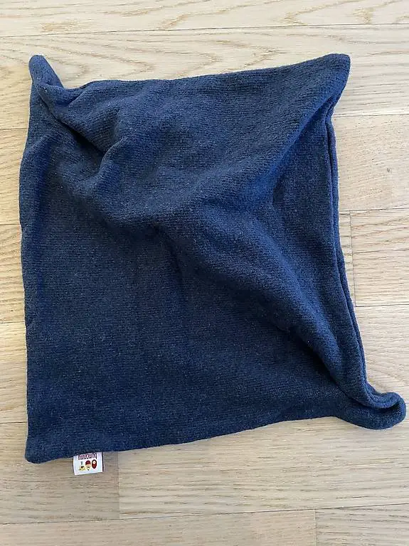 Dreieckstuch mit Druckknöpfen