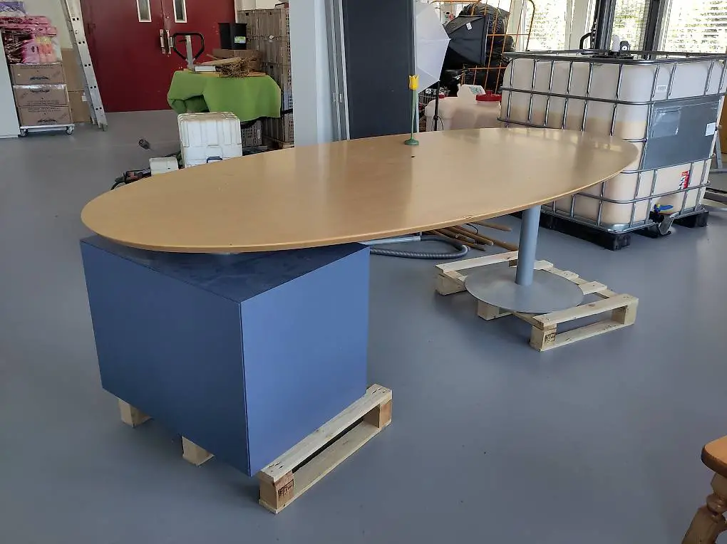 Büro-/Konferenztisch