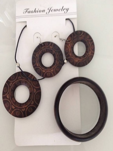 Schmuck- Set aus holz