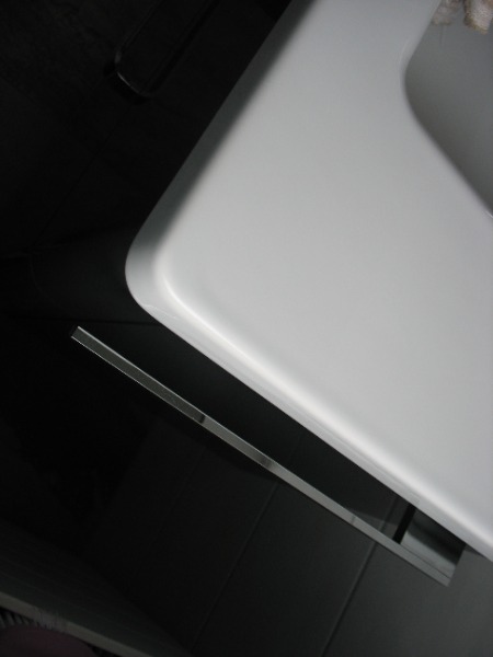 Qualitäts Handtuchhalter linerar NEU