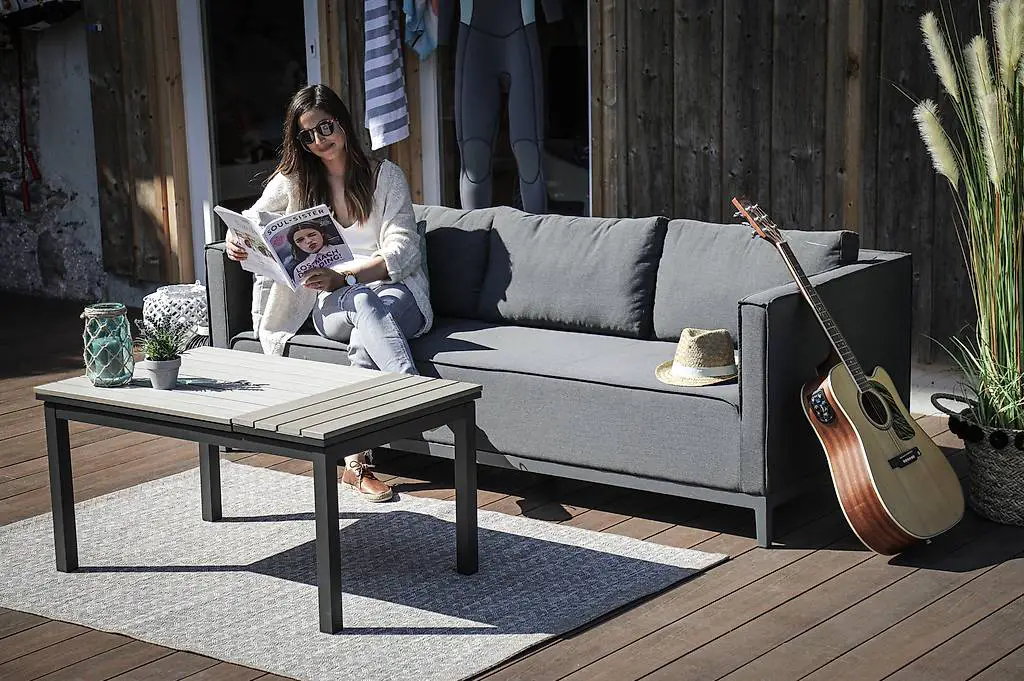 Salon de jardin résistant aux intempéries