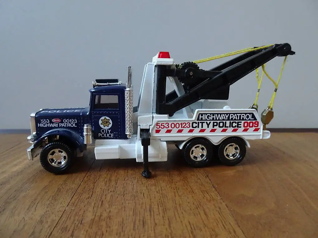 Matchbox - Abschleppwagen Super Kings Police