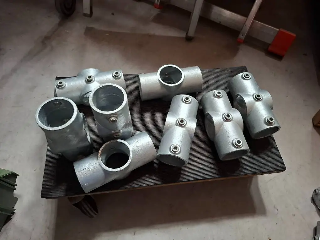 Rohrverbinder Kee Klamp 26-9 Durchgangskreuz 2" feuerverzink