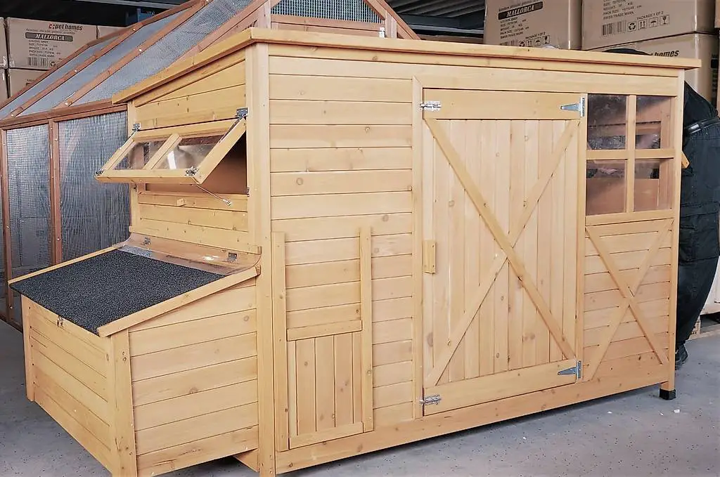 ISOLIERTER Hühnerstall 6-8 Hühner 225x100x130 cm