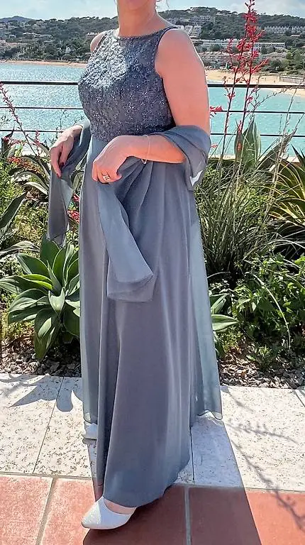 Festkleid Gr.38/Gr.40, 1 x getragen und gereinigt Fr.300