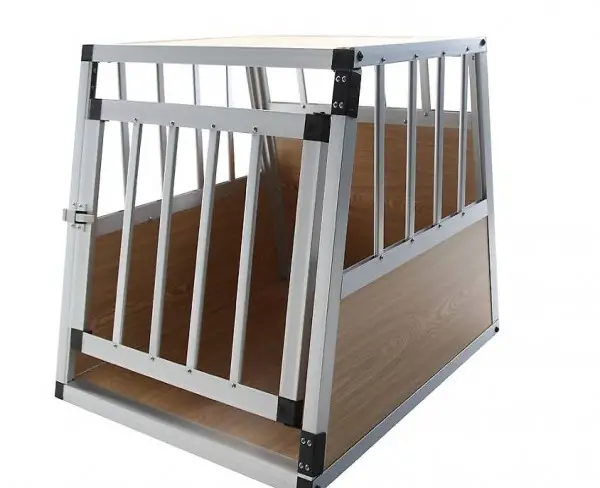  Alu Hundebox geneigte Rückseite klein hellbraun