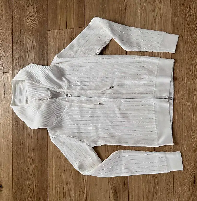 Edles weisses Strickset mit dezentem Glitzer, Grösse S/M