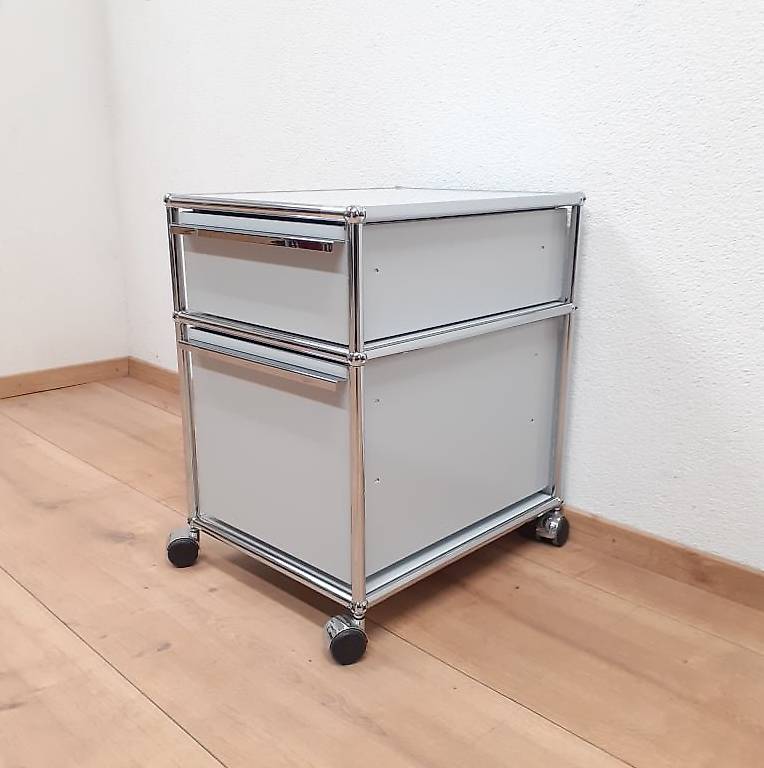 USM Haller Rollkorpus Lichtgrau