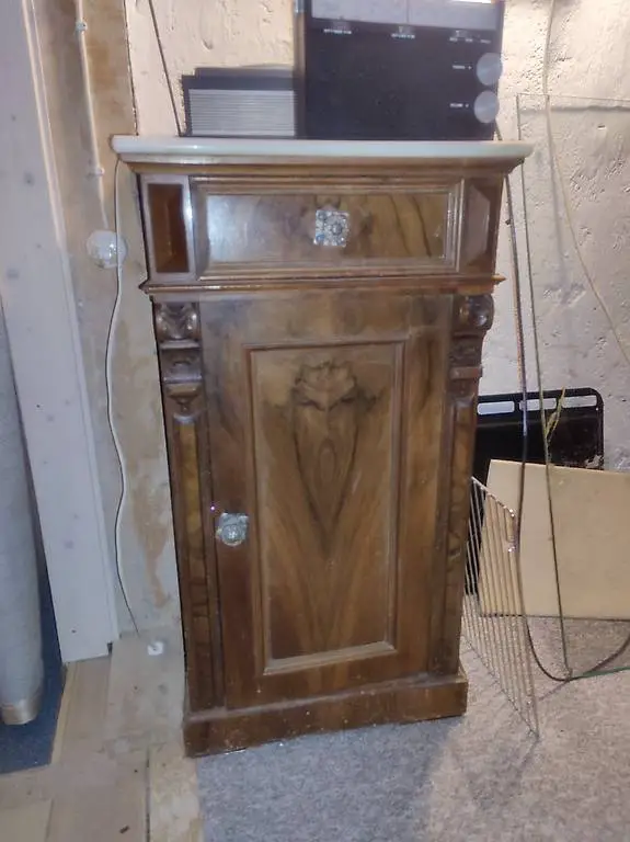 Antikes Nachtischmöbel