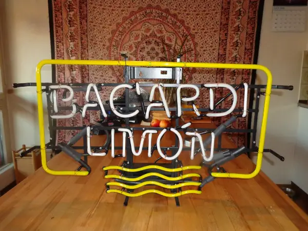 Bacardi limon / Néon vintage design