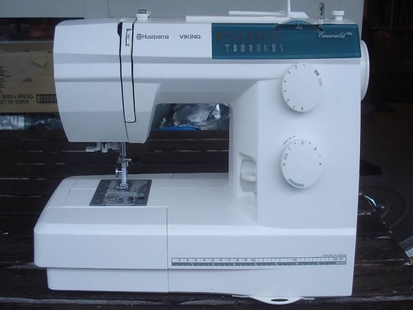 Nähmaschine Husqvarna Emerald 116, neu