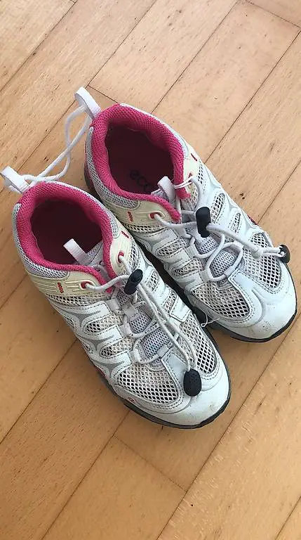 Kinderschuhe von Ecco Grösse 32