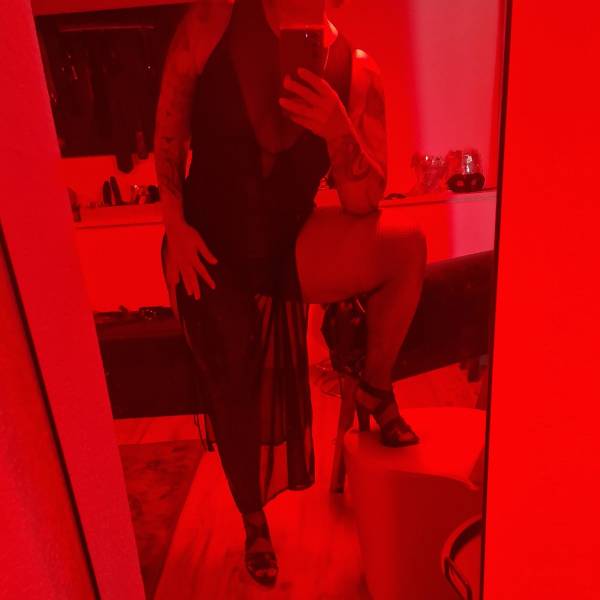 Séance de domination sur mesure dans donjon privé