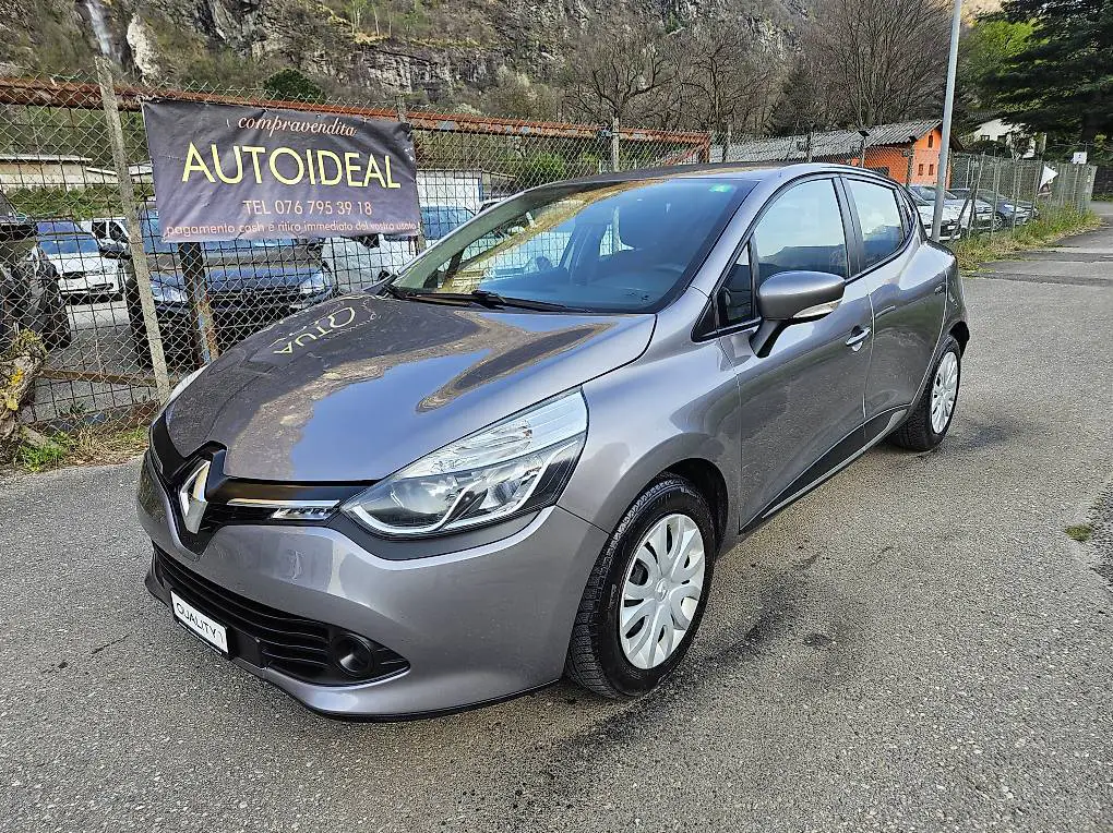 renault clio con 12m di garanzia