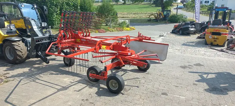 Kreiselschwader Kuhn GA 4121