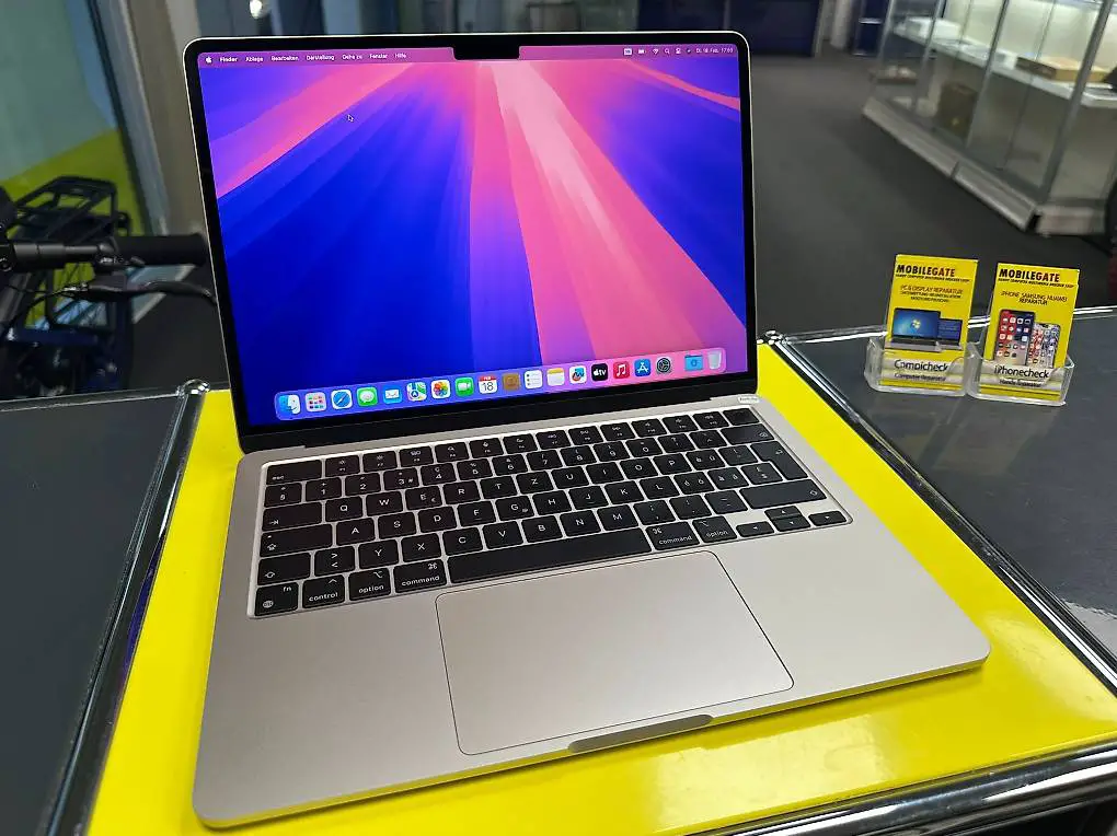 MacBook Air 15 2024 Apple M3 8GB 256GB Polarstern