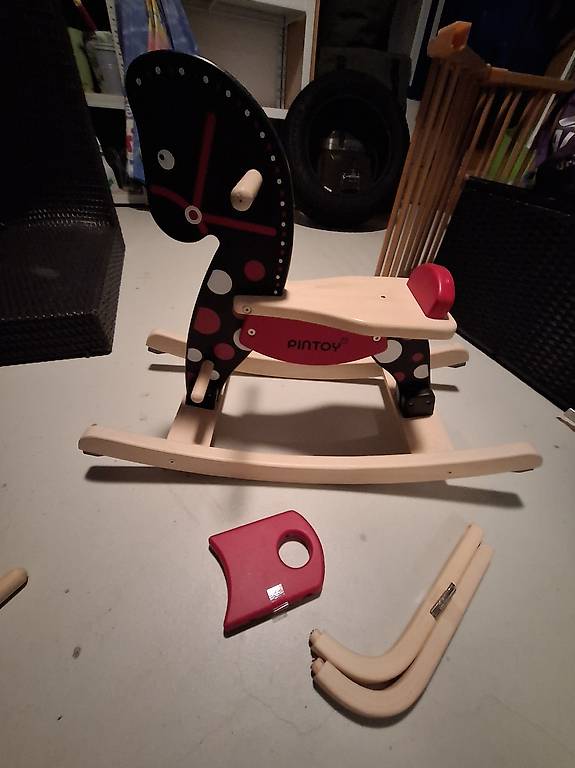 Schaukelpferd von Pintoy