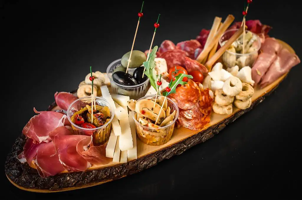 Aushilfe gesucht im Tennisclub Rüschlikon