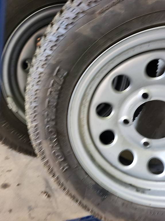 Sommerpneu mit Stahlfelgen Suzuki Jimny