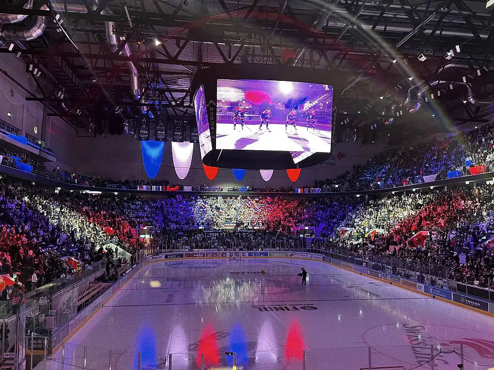 2 Sitzplatz Tickets ZSC - Lausanne 22.04. F1