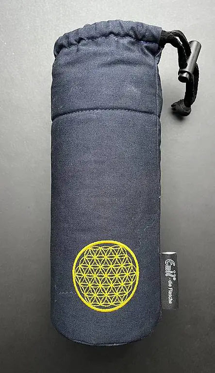 Isolationsbecher und Stoffanzug für Emil die Flasche