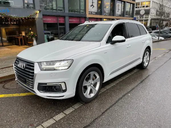 AUDI Q7 e-tron 3.0 TDI quattro tiptronic