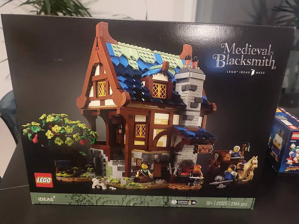 Lego ideas OVP Mittelalterliche Schmiede, 21325