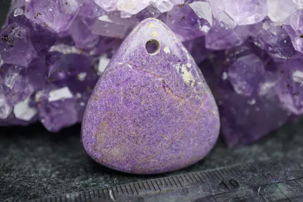 Aus meinem Atelier Steine Gelocht als Anhänger ab 10.-