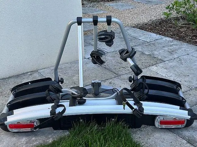 Fahrradträger (Marke Thule) für 4 Velos (neuwertig)