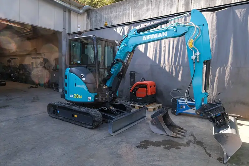 Minibagger Airman AX 38 U-7