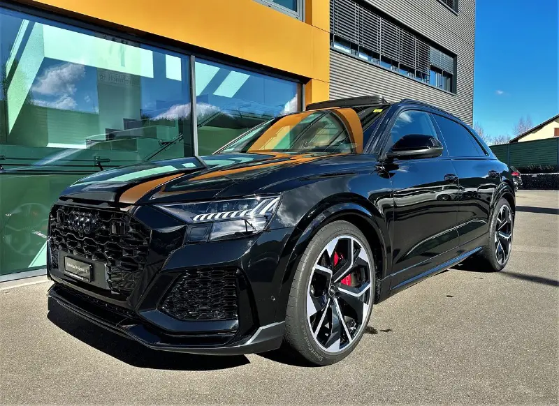 AUDI RSQ8 quattro