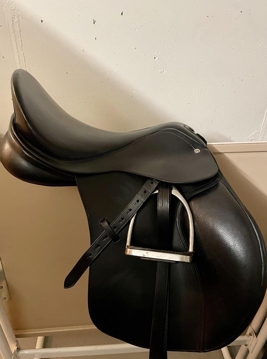 Vielseitigkeitssattel Neuwertig zu verkaufen