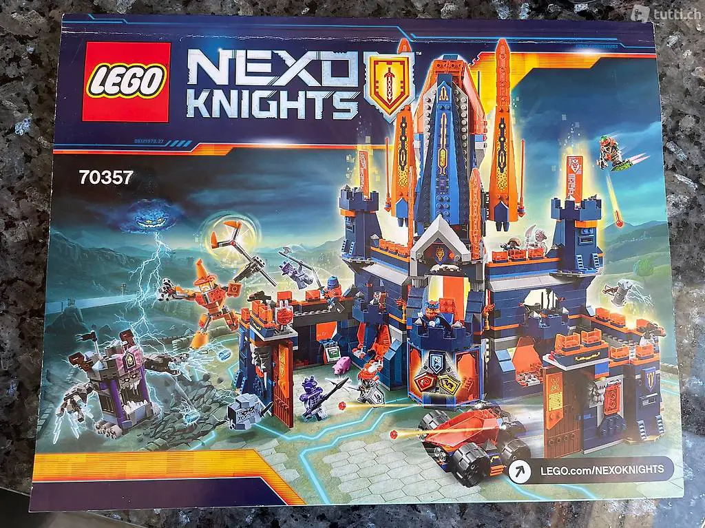 LEGO 70357 - Nexo Knights Knighton Castle