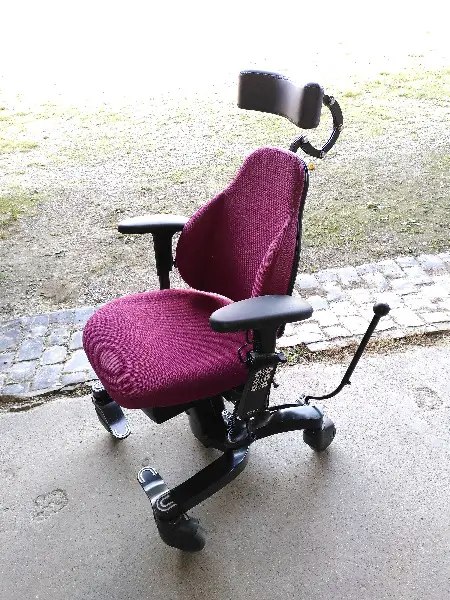 Elektrisch verstellbarer Trippelstuhl VELA Tango 700E