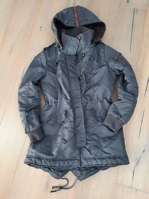 Winterjacke ONLY, Gr. M, wie neu
